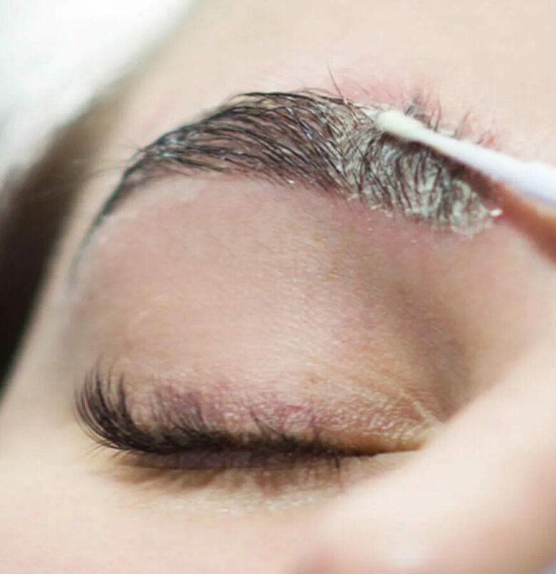 Удаление перманентного макияжа