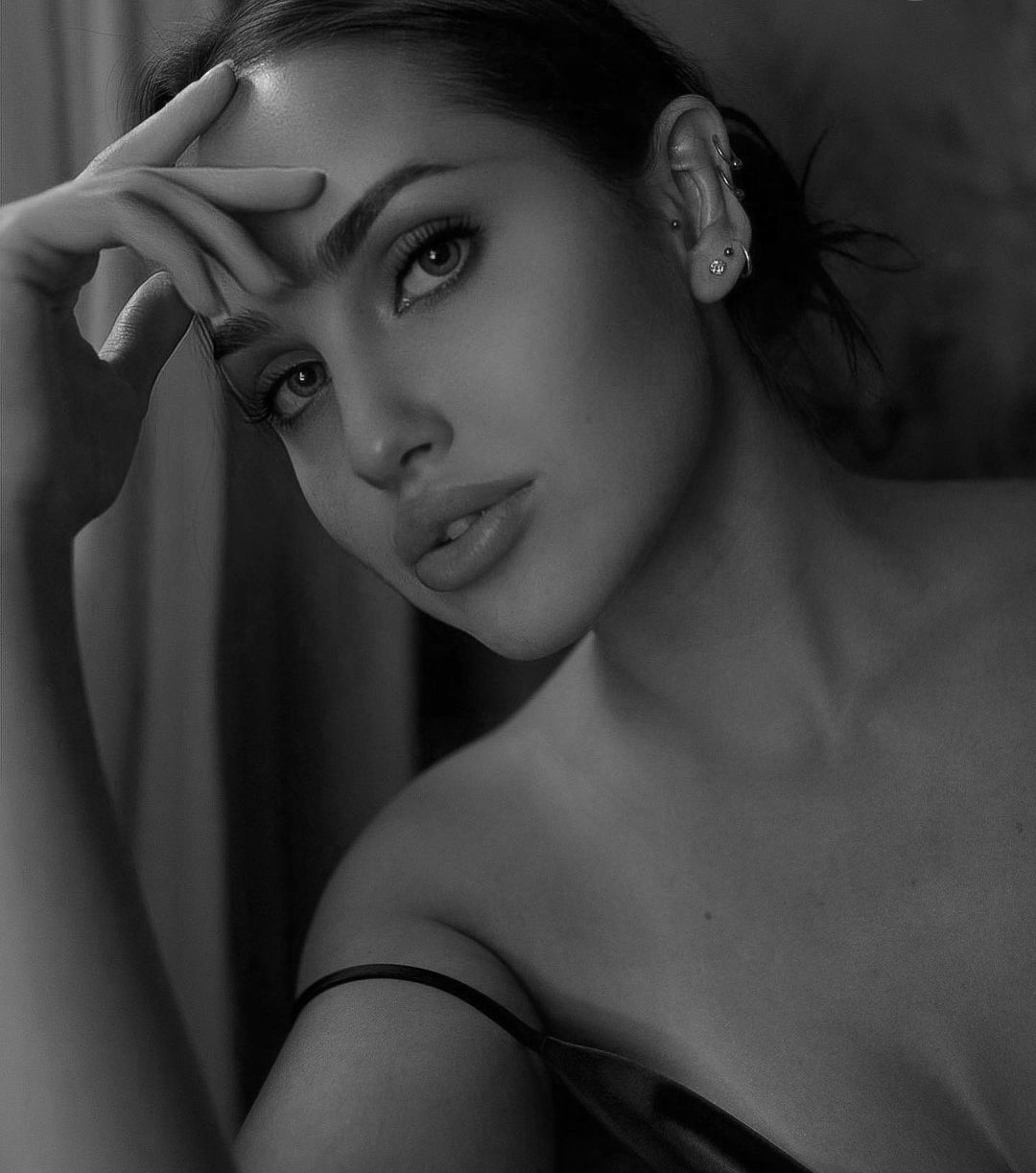  Пирсинг "трагус", "хеликс" и "мочки"