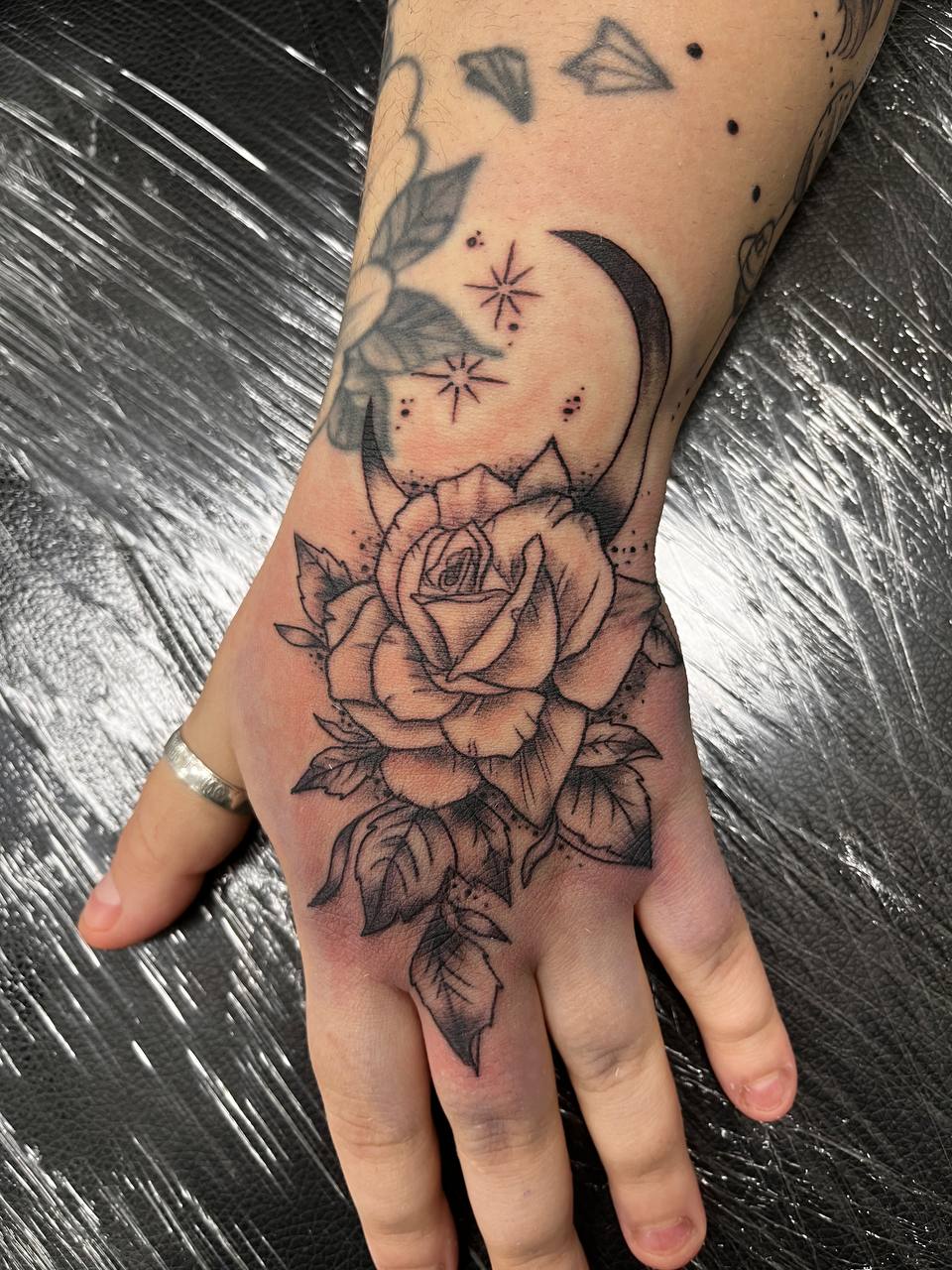 Тату на кисти