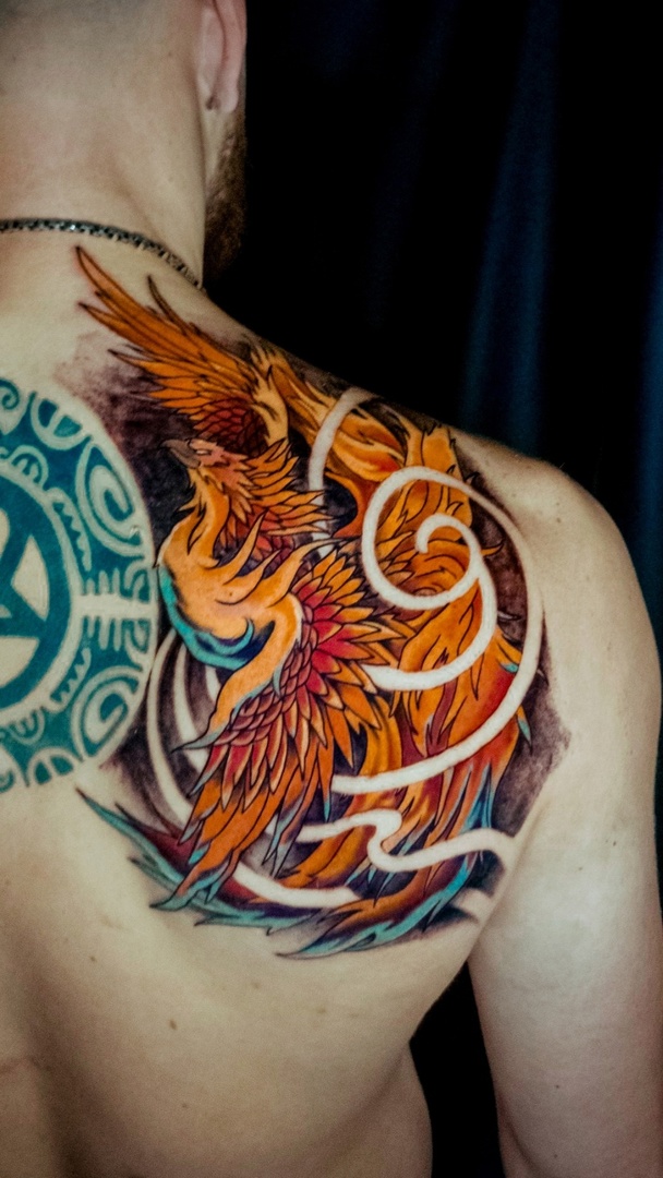 Феникс на спине