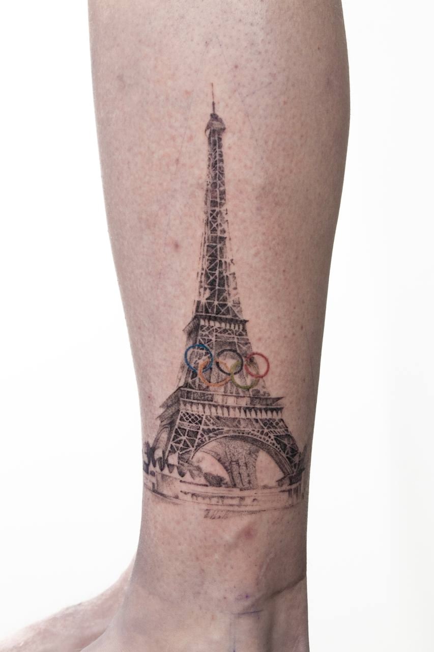 Тату Эйфелева башня в честь Олимпиады 