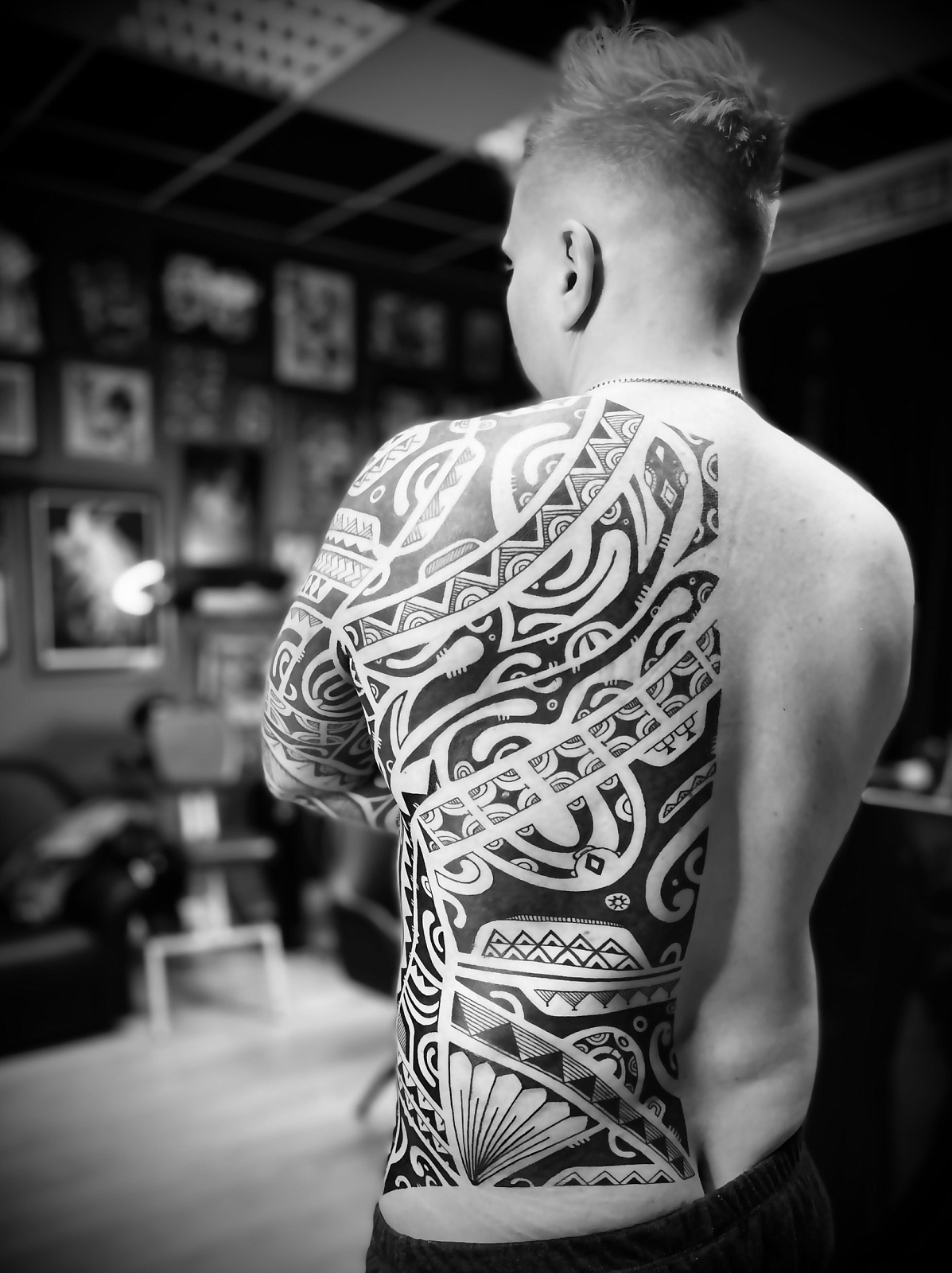 Полинезийская татуировка на плече от мастера Сергея Мыша 